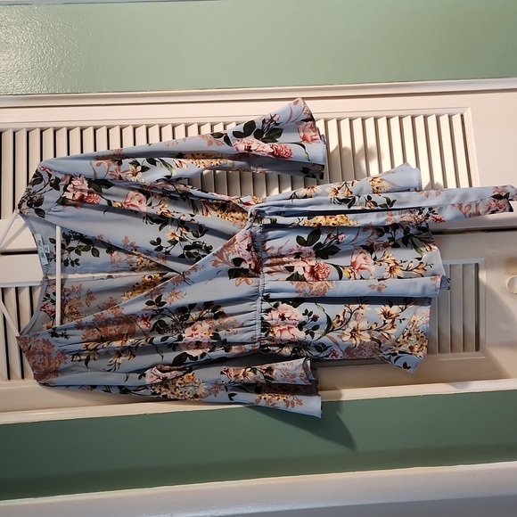 Blue flowered rompers l/s, short part is lined. - Picture 1 of 8